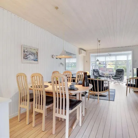 Holiday home Sighmar - 900m From The Sea In Western Jutland By Interhome *